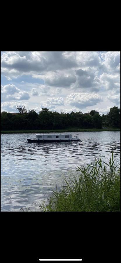 Zouw Hausboat Zakotven -Pouze Ubytovani Roudnice nad Labem Exteriér fotografie