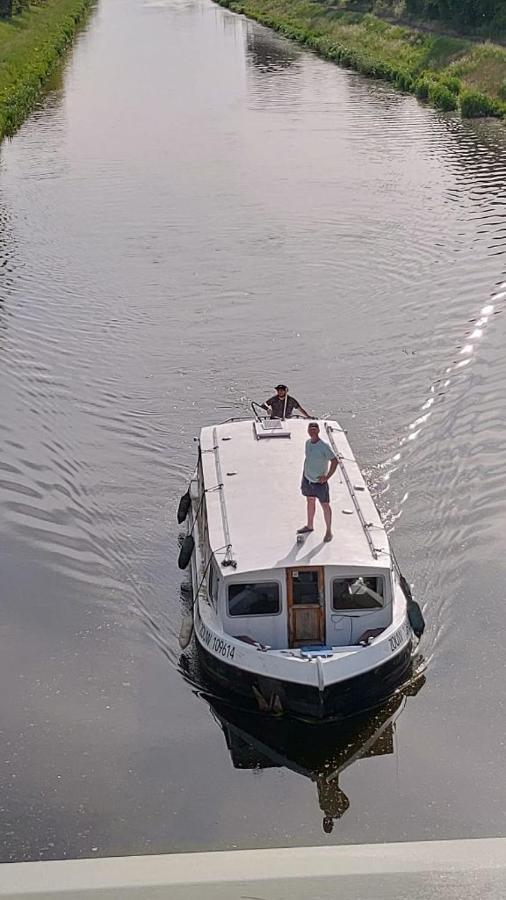 Zouw Hausboat Zakotven -Pouze Ubytovani Roudnice nad Labem Exteriér fotografie