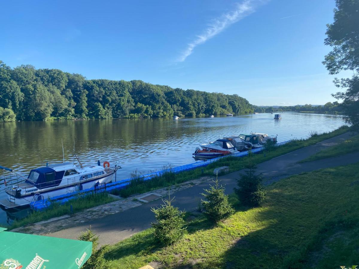 Zouw Hausboat Zakotven -Pouze Ubytovani Roudnice nad Labem Exteriér fotografie