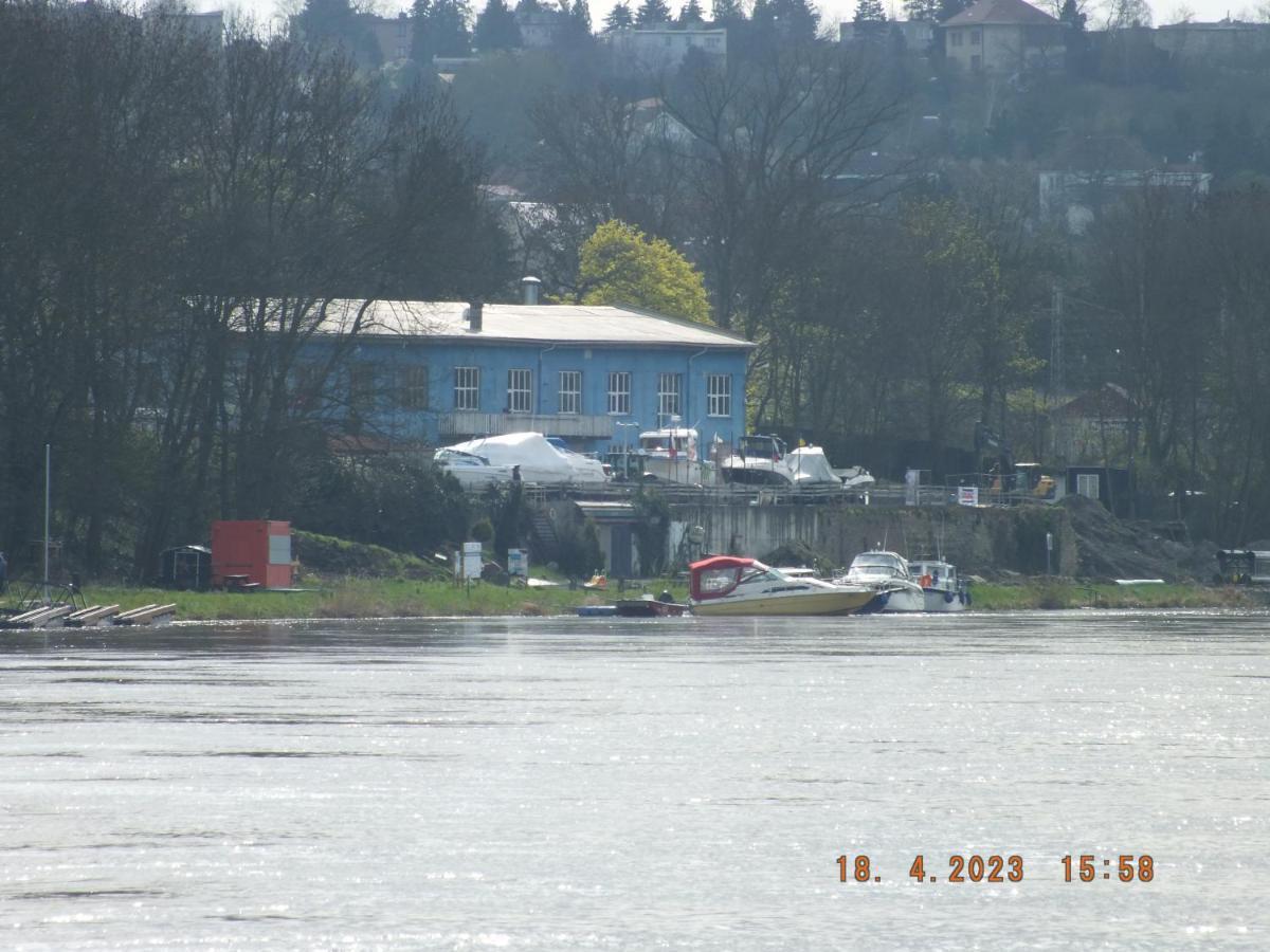 Zouw Hausboat Zakotven -Pouze Ubytovani Roudnice nad Labem Exteriér fotografie