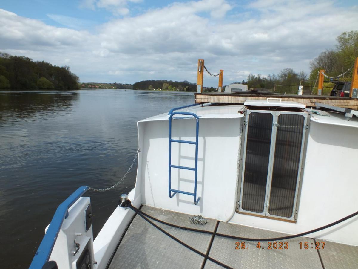 Zouw Hausboat Zakotven -Pouze Ubytovani Roudnice nad Labem Exteriér fotografie