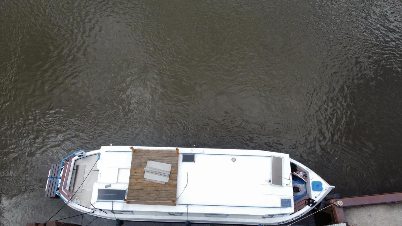 Zouw Hausboat Zakotven -Pouze Ubytovani Roudnice nad Labem Exteriér fotografie
