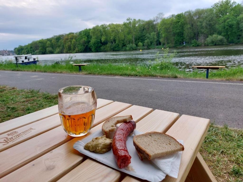 Zouw Hausboat Zakotven -Pouze Ubytovani Roudnice nad Labem Exteriér fotografie